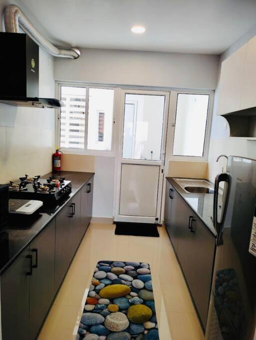 Brand New Ultra-modern Seaview In Omr! Apartment *