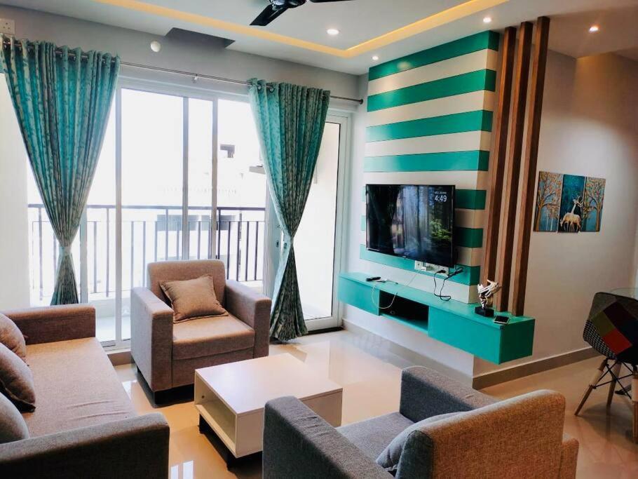 Brand New Ultra-modern Seaview In Omr! Apartment *